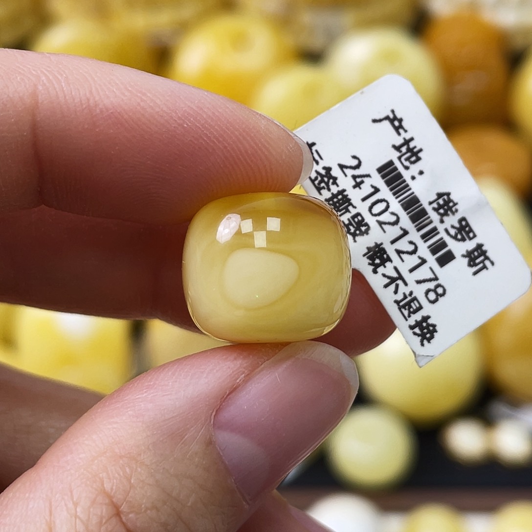 蜜蜡未镶嵌珠宝奇石15.1*13.2mm金白半山水妖花 瑕