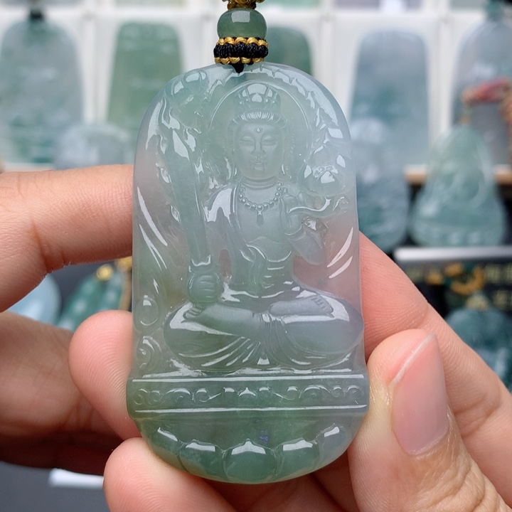 翡翠未镶嵌颈饰虚空藏