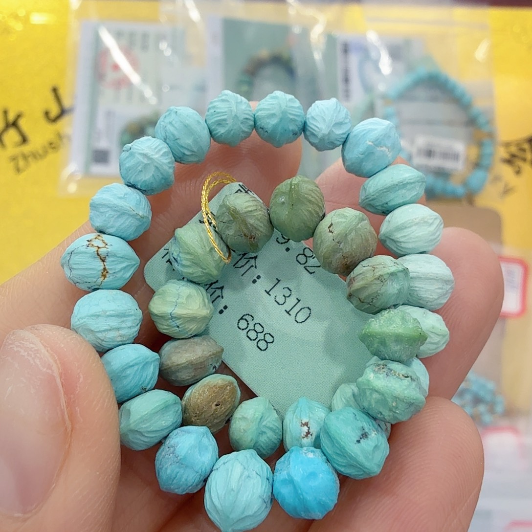 绿松石未镶嵌珠宝奇石