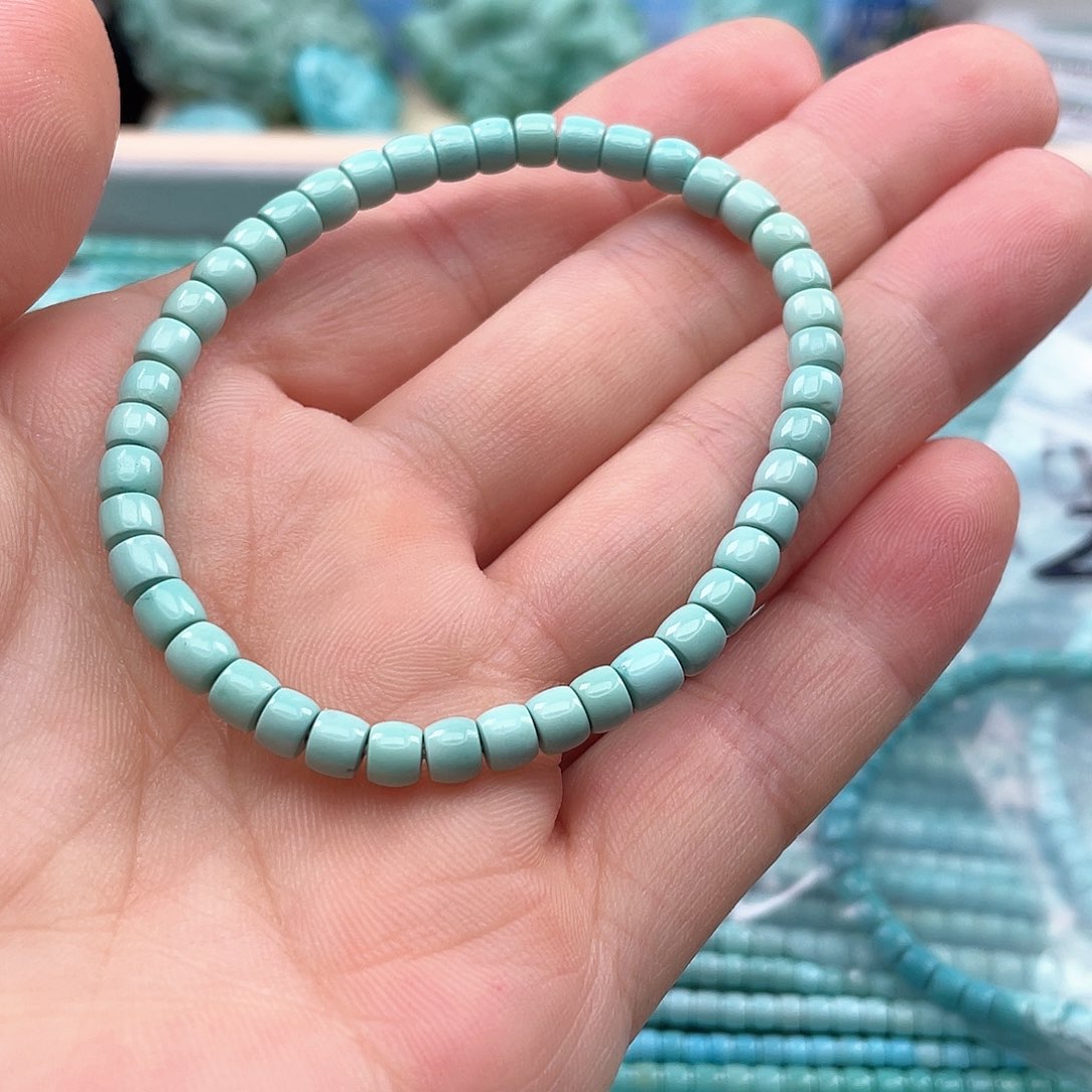 绿松石未镶嵌颈饰