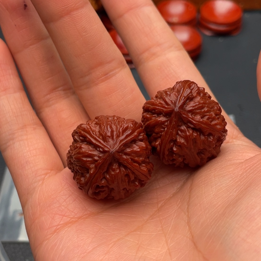 文玩核桃把件四棱