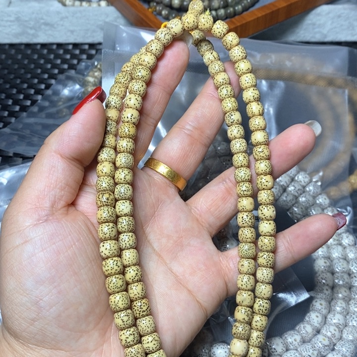 星月菩提手串黄87脖挂