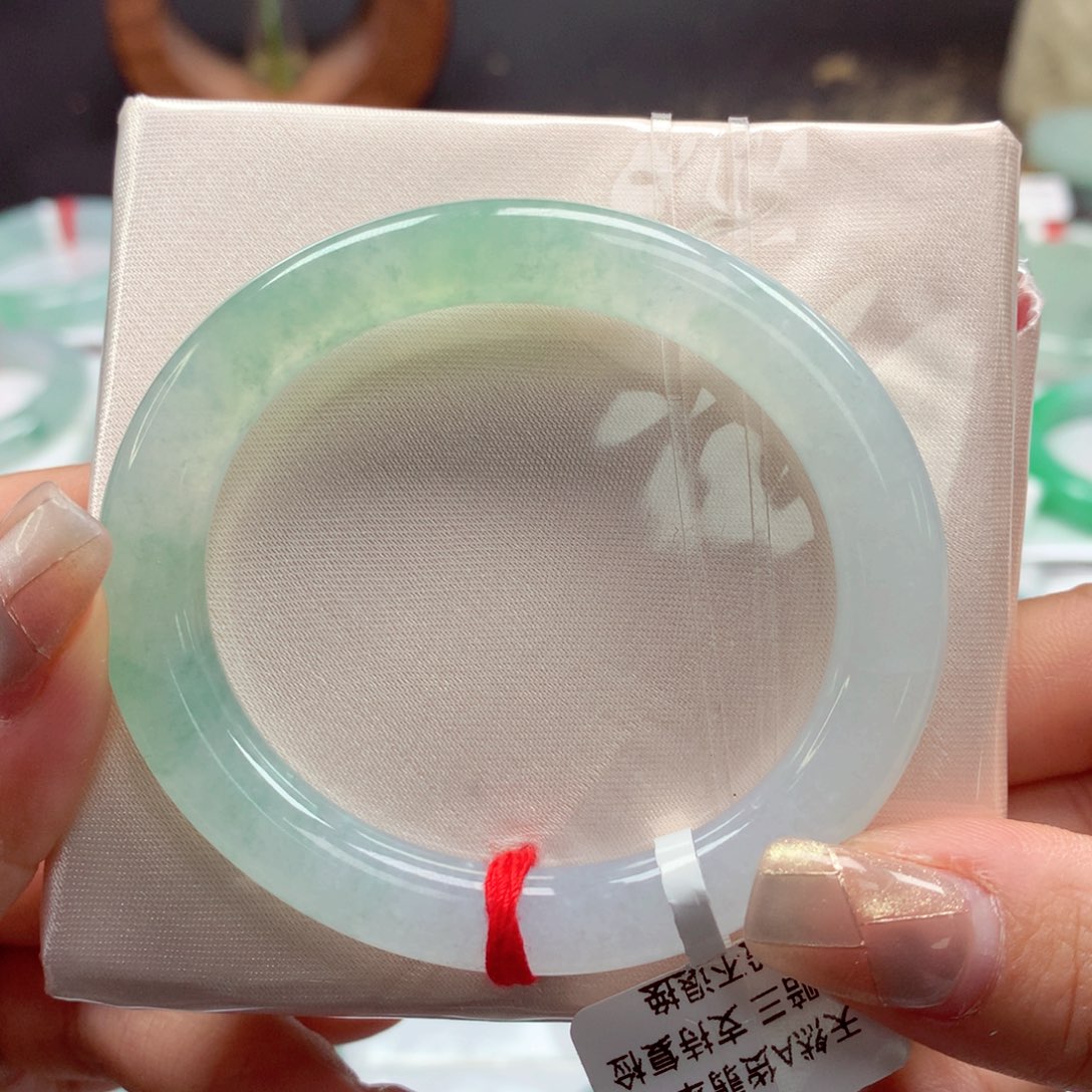 翡翠手镯未镶嵌50贵妃52号88
