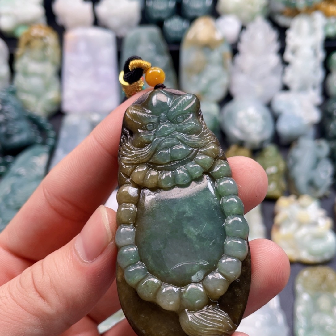 颈饰未镶嵌翡翠翡翠