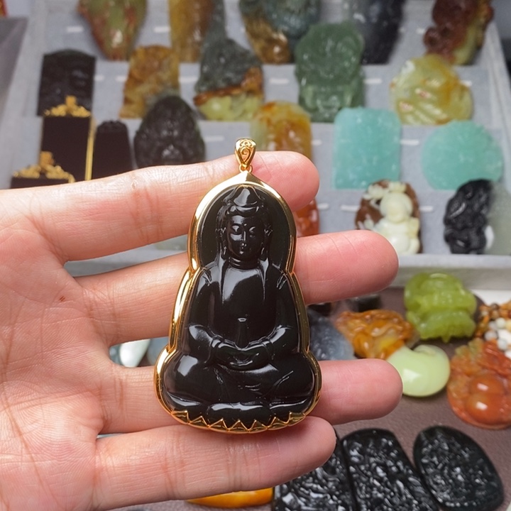 蛇纹石玉颈饰未镶嵌拥**己