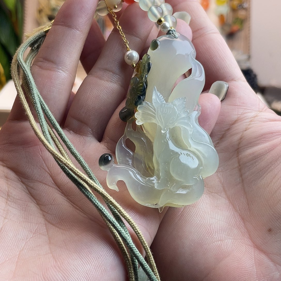 蛇纹石玉未镶嵌吊坠