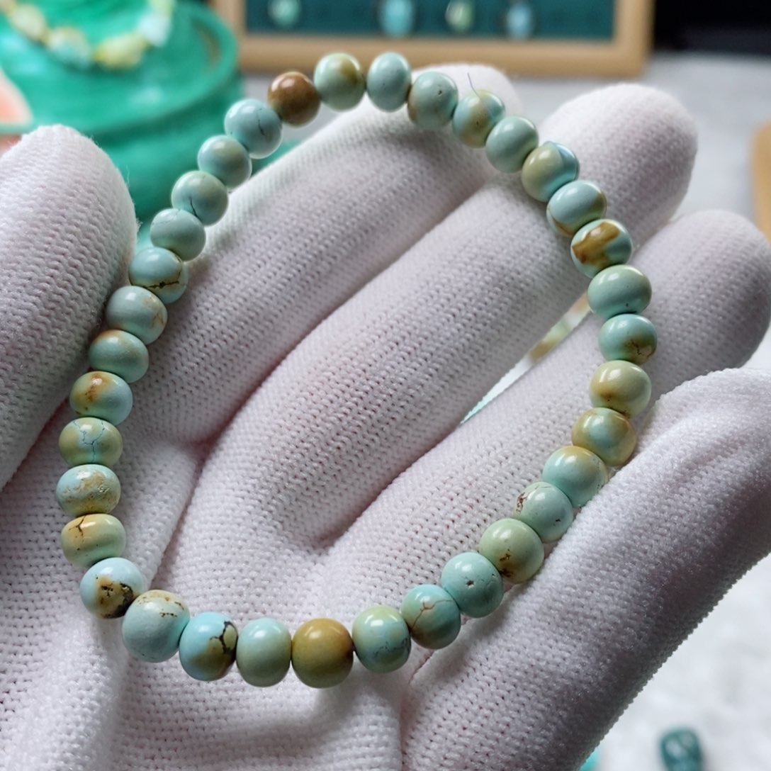 绿松石颈饰未镶嵌