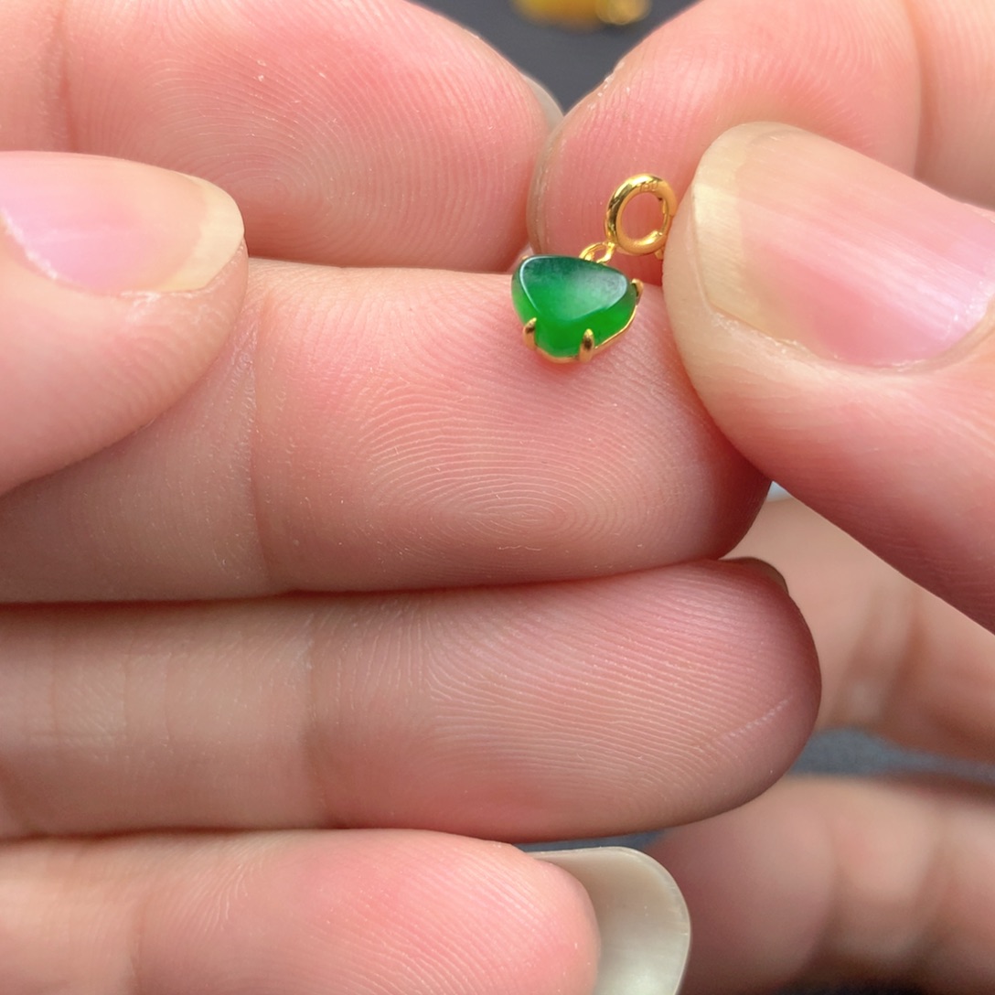 【闪购商品】翡翠18K金镶嵌颈饰翡翠