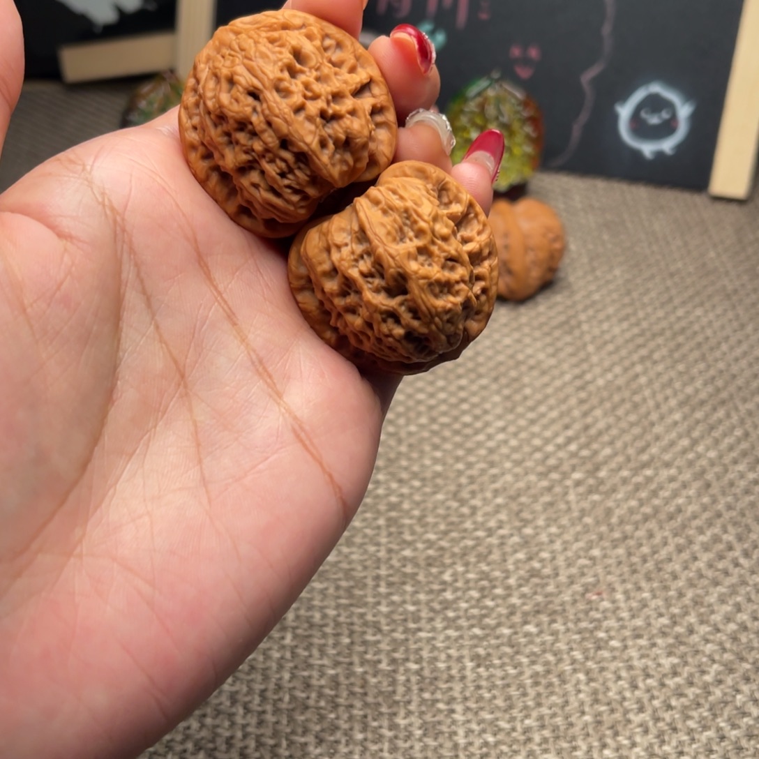 文玩核桃把件全品嗯肚38
