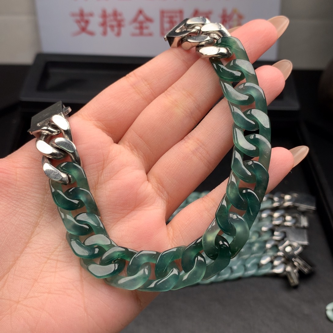 余***生翡翠未镶嵌手链001