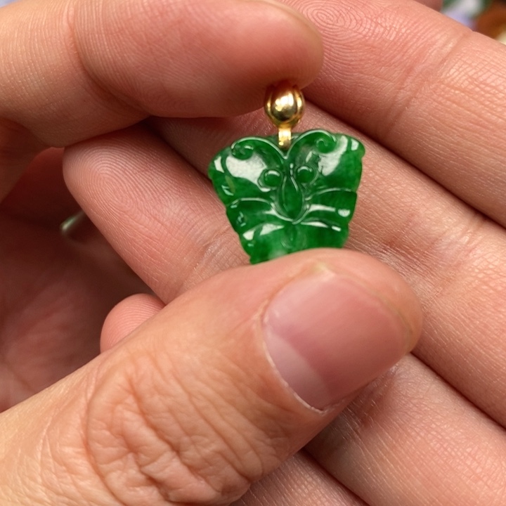 颈饰未镶嵌翡翠吊坠