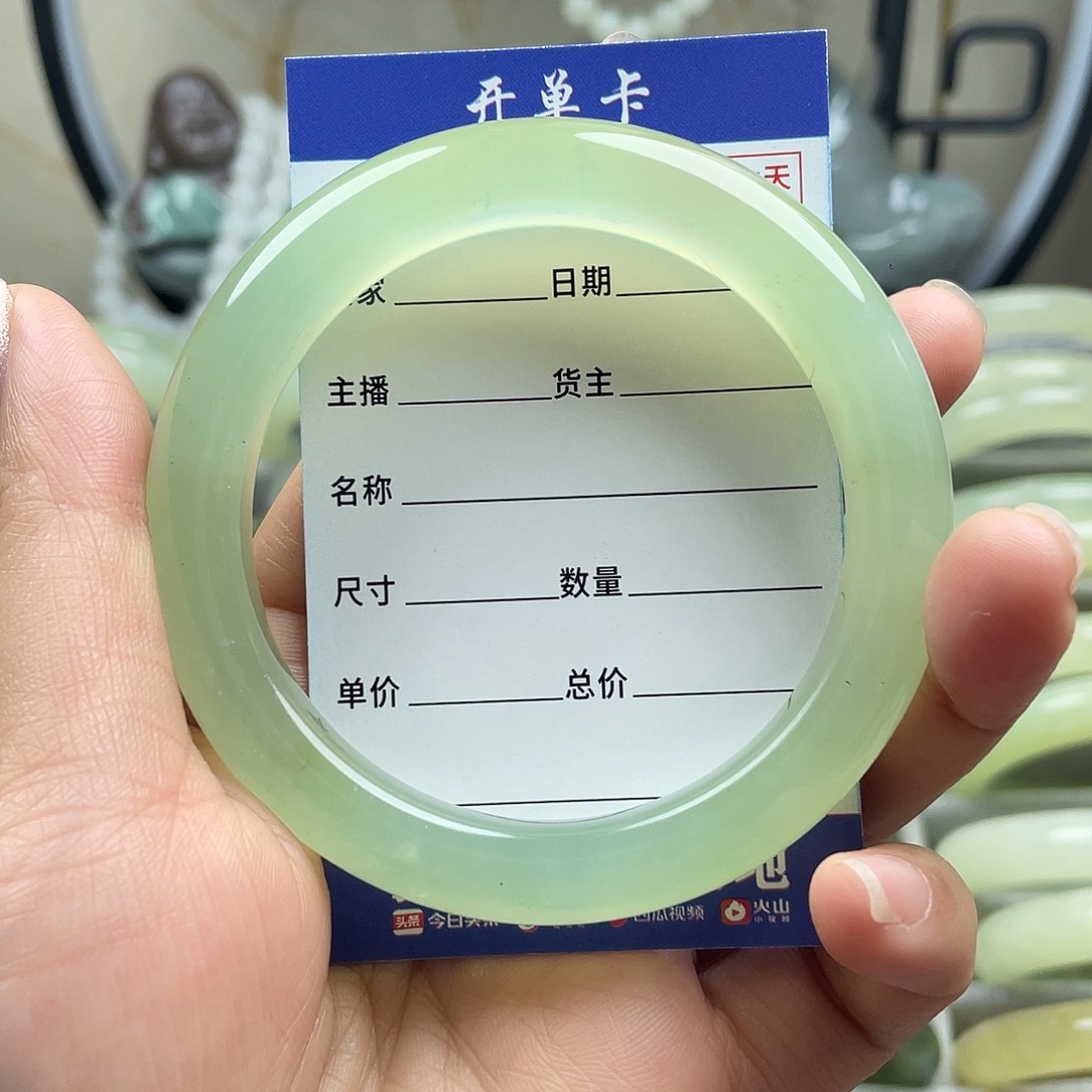 玲***蛇纹石玉未镶嵌手镯