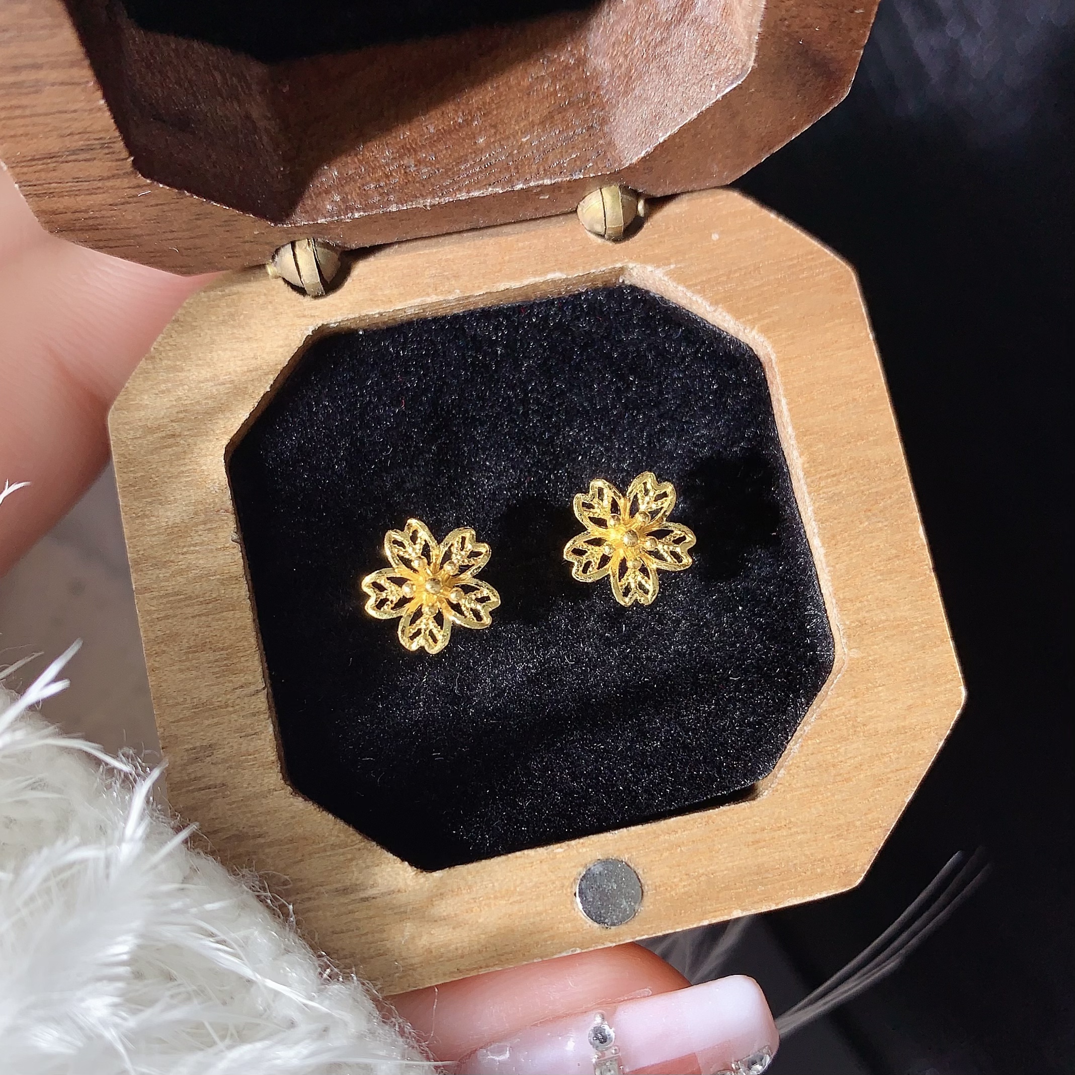 【伟新源】足金999 5G工艺 蕾丝花花弯钩1.61克