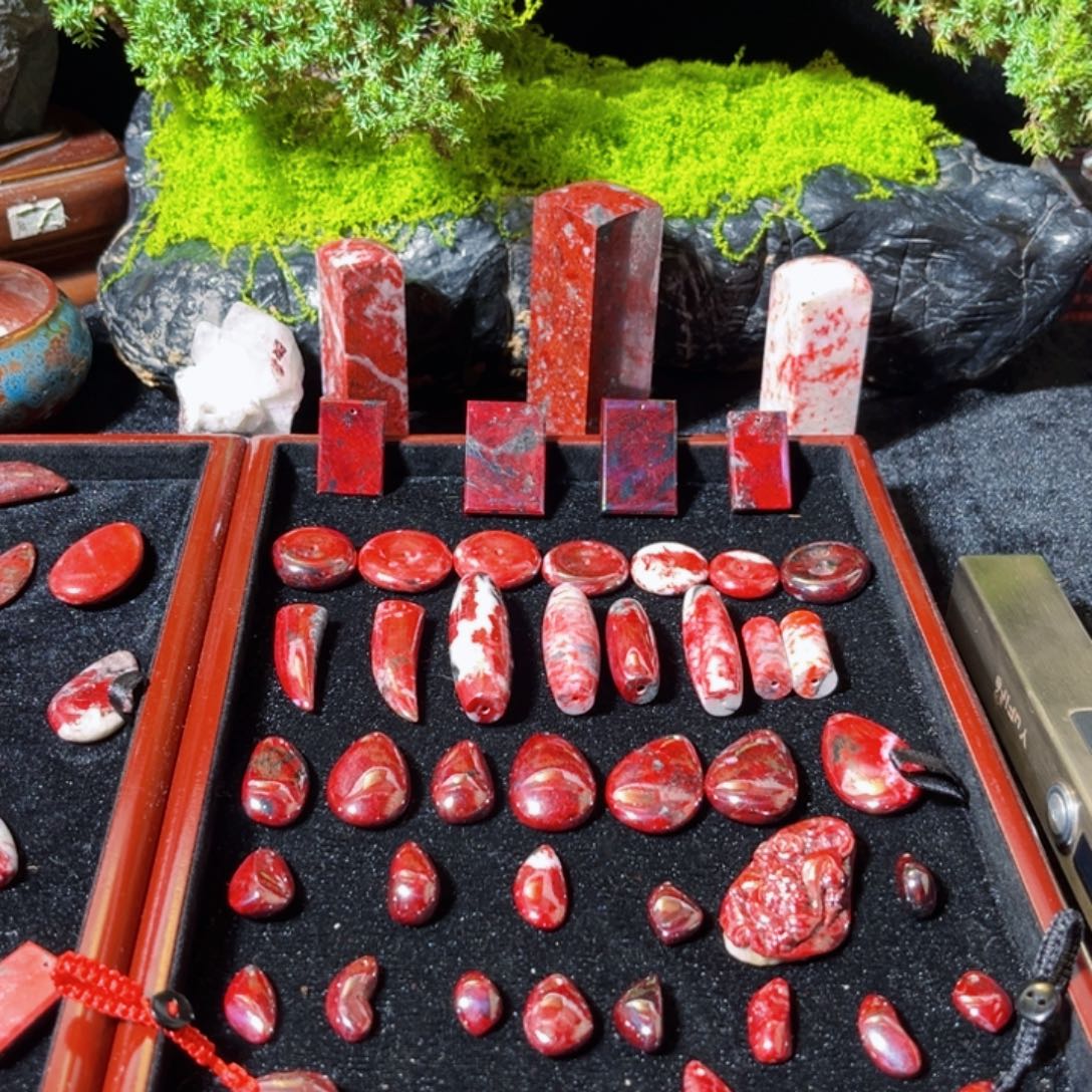 天然辰砂原石挂件