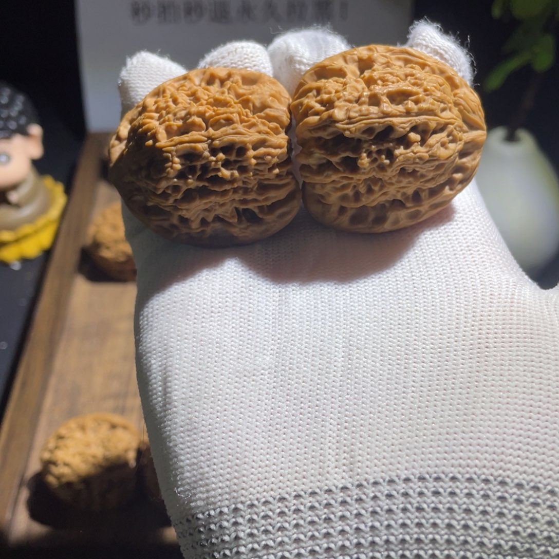 T***8文玩核桃吊坠核桃