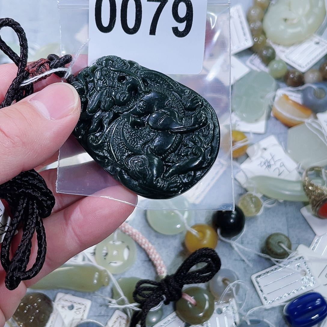 和田玉车挂未镶嵌