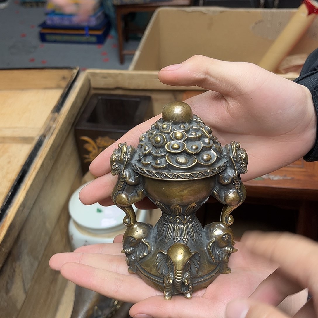 大叶紫檀（黑酸枝木类）