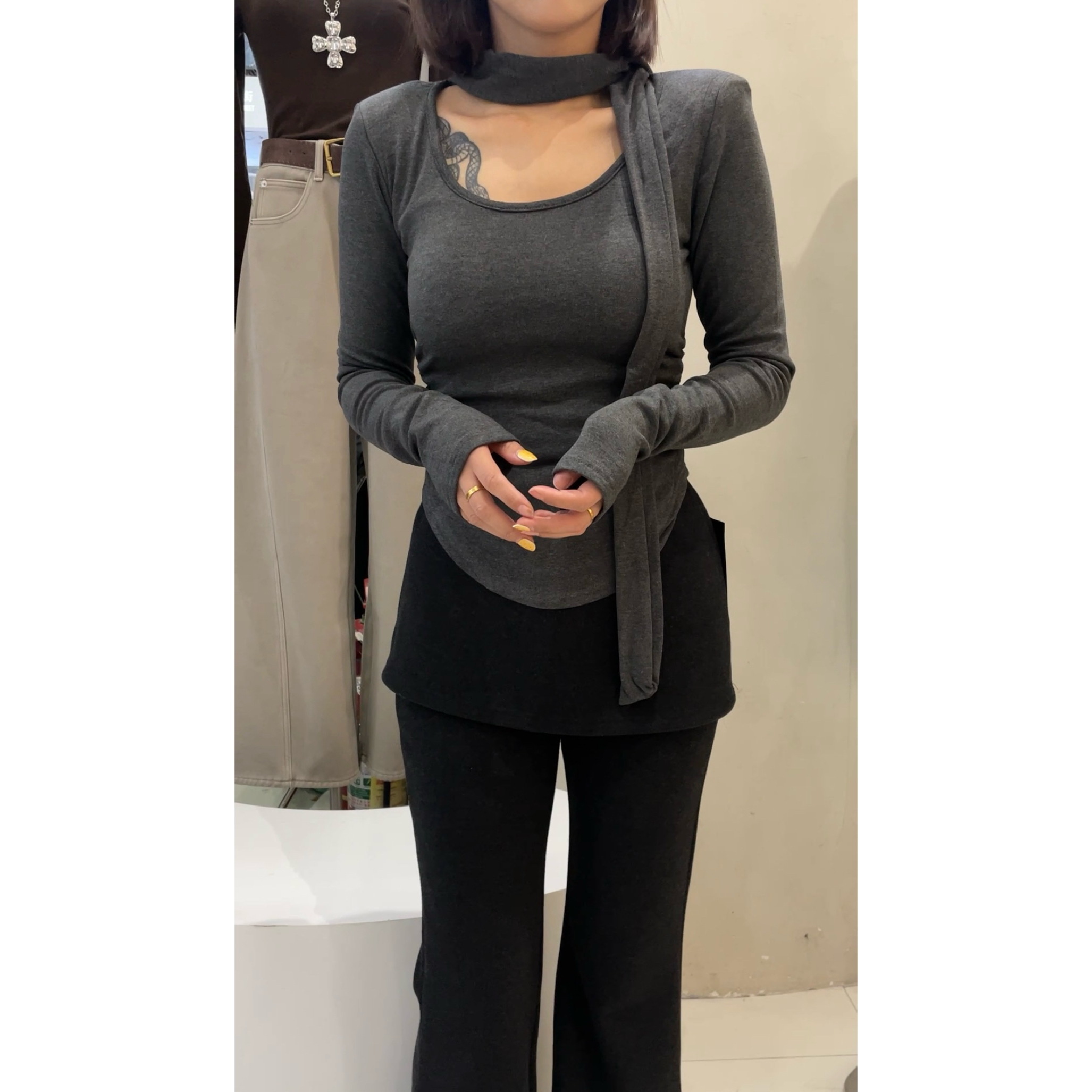 dong大门秋冬新款辣妹飘带后背镂空蕾丝磨毛加绒长袖T恤上衣女