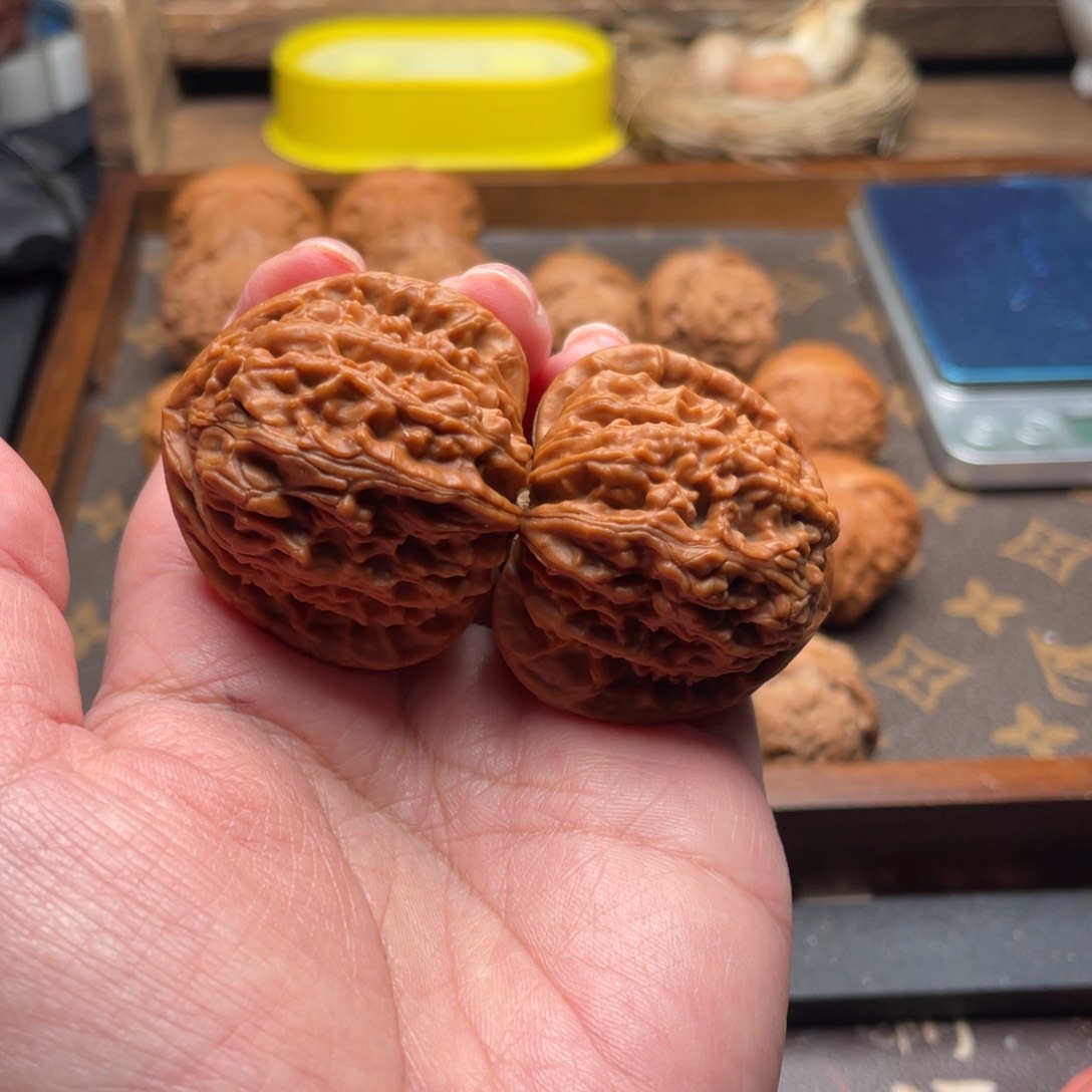 文玩核桃吊坠✨****ㅤZ94三角白42有修