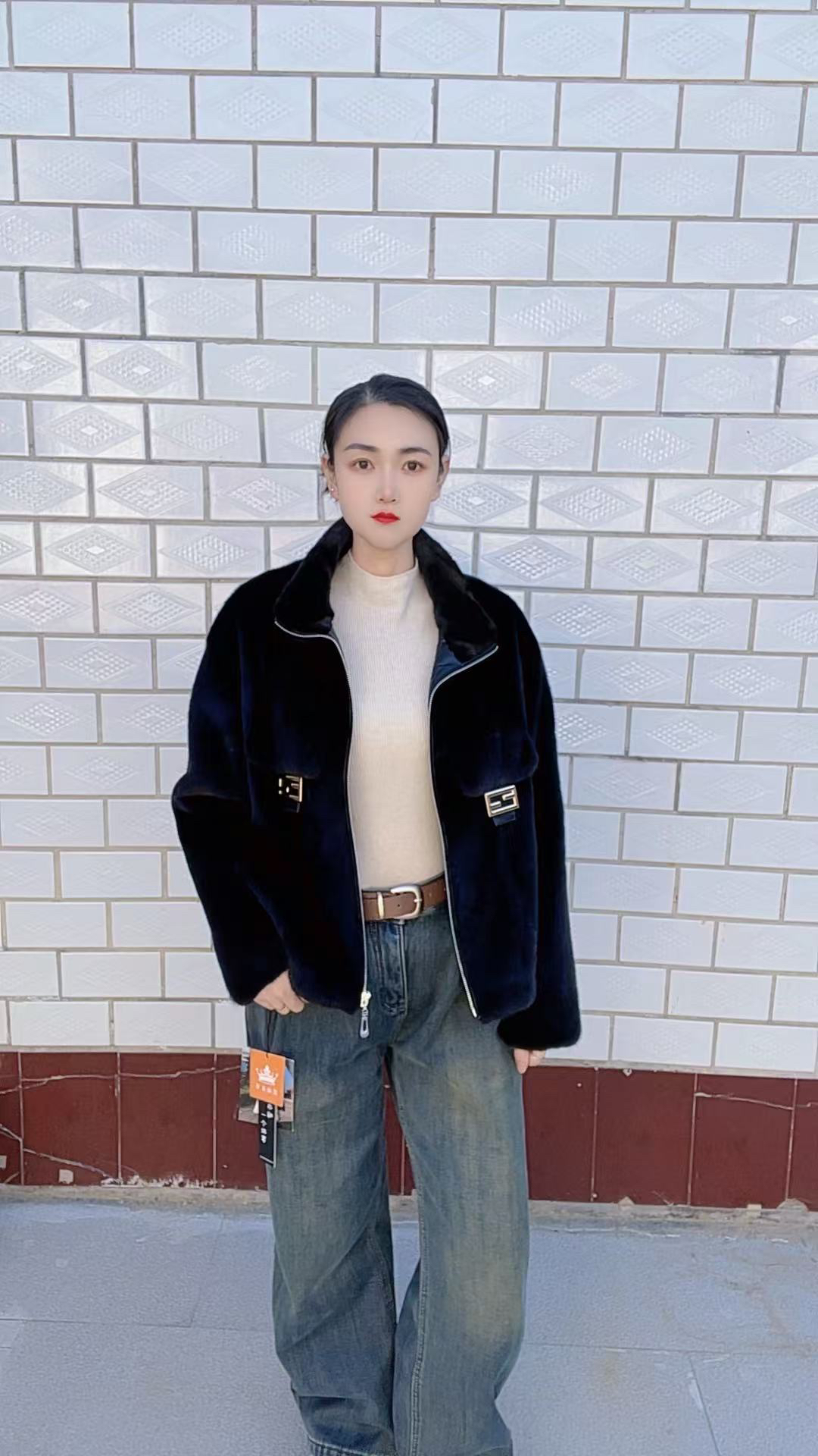 简约立反领外套时尚