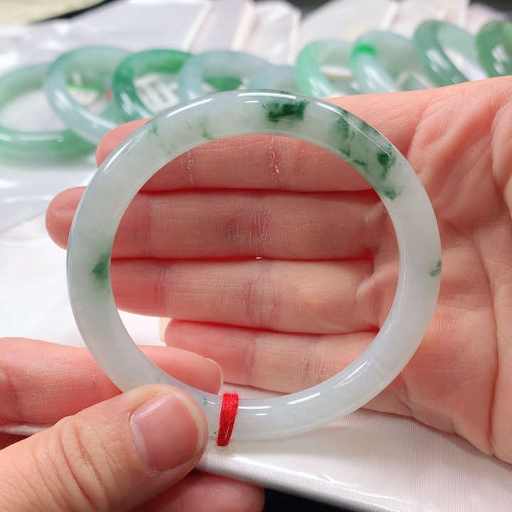 翡翠手镯未镶嵌粉*~