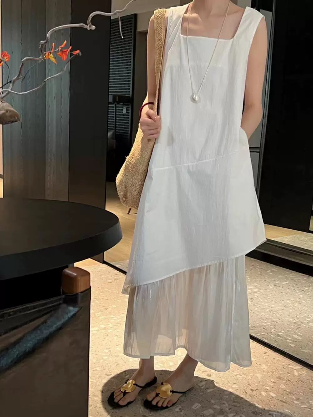 气质白色吊带连衣裙不规则拼接设计感鱼尾长裙夏季