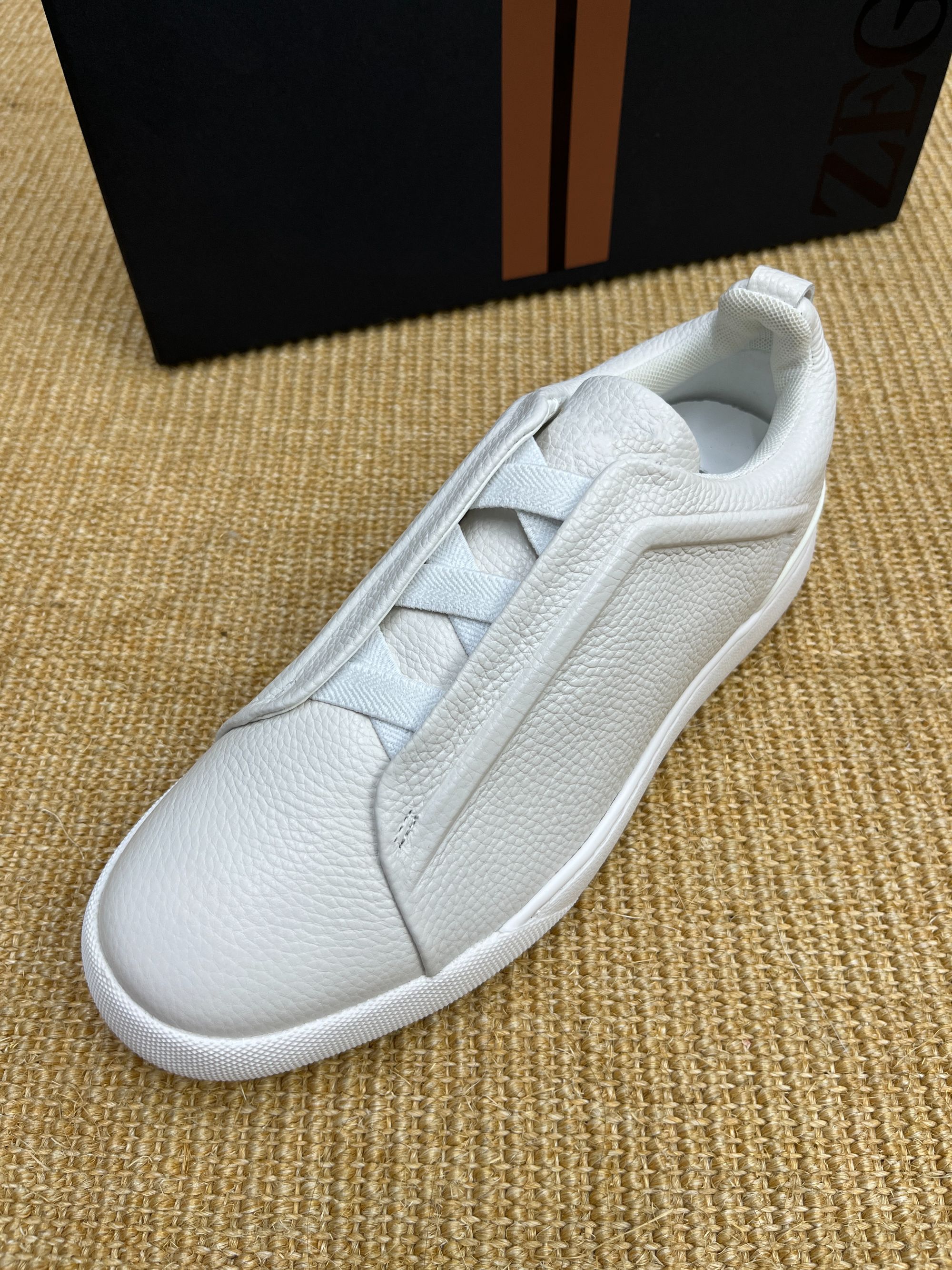 鹿皮休闲运动板鞋男款2025新款轻便透气小白鞋