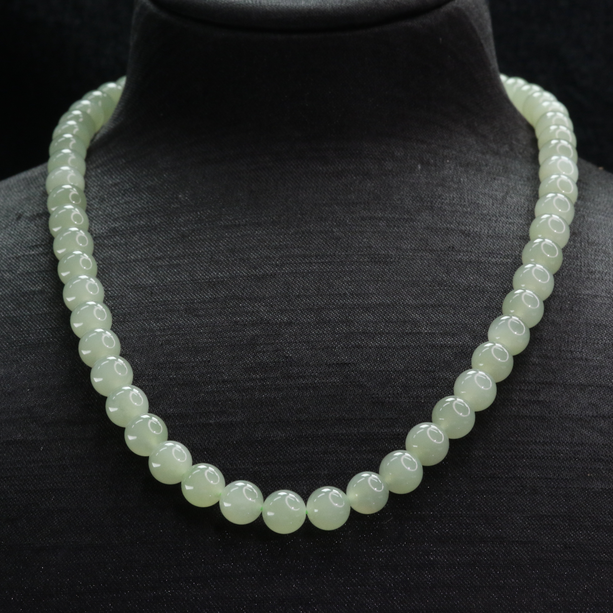 6和田玉湖水绿项链/600183北京中保拍卖