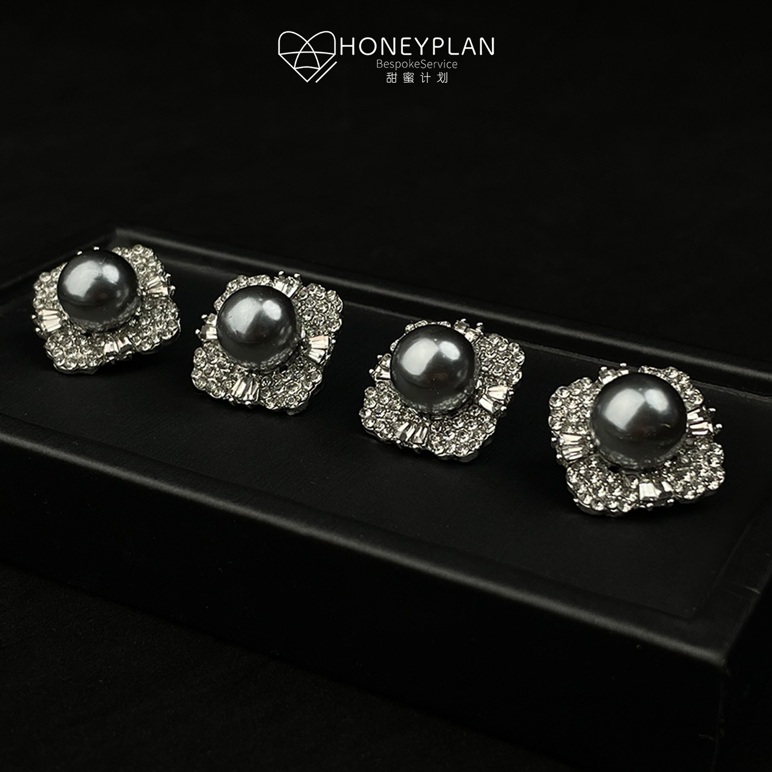 HONEY PLAN/甜蜜计划 铜合金仿珍珠耳饰 方形轻奢百搭时尚耳钉