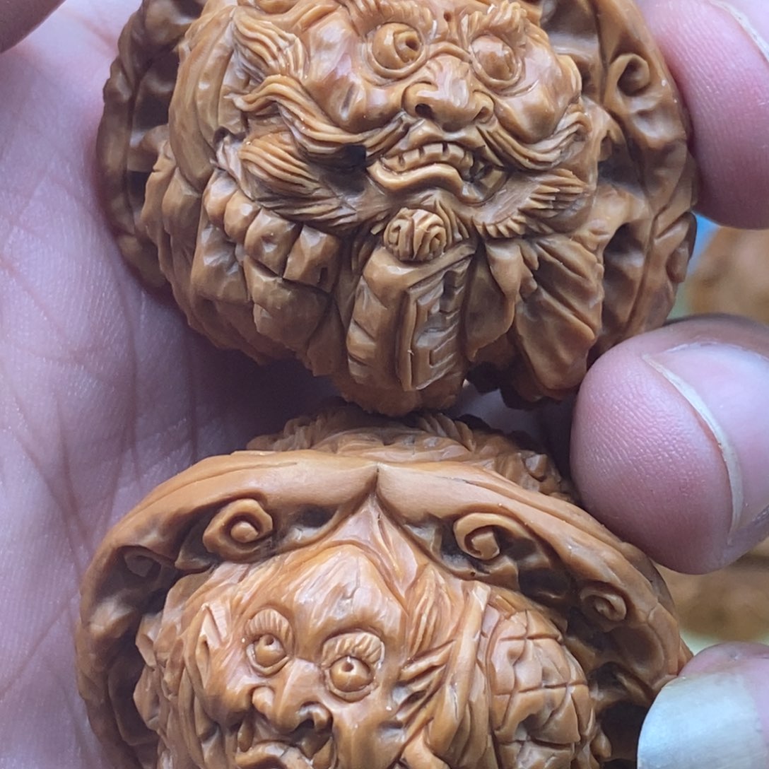 文玩核桃把件纯手工雕刻钟馗伏魔