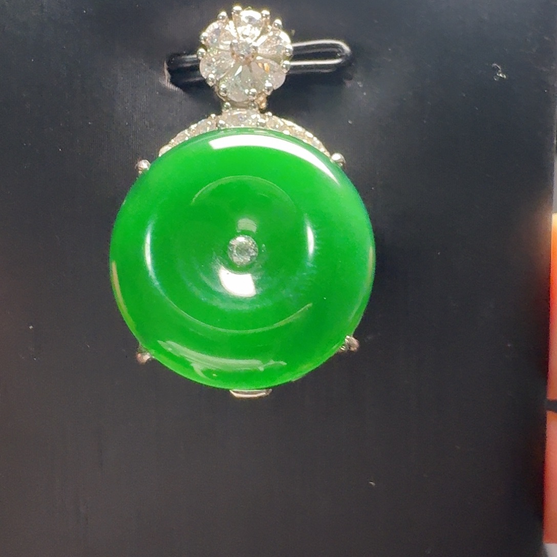 翡翠未镶嵌吊坠(赠链)天然