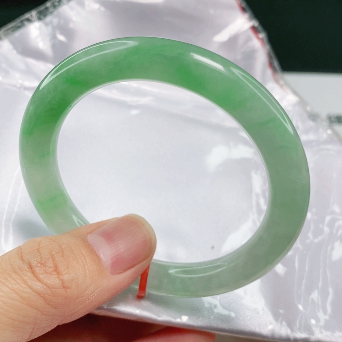 未镶嵌手镯翡翠51.2圈口圆条完整闭眼冲