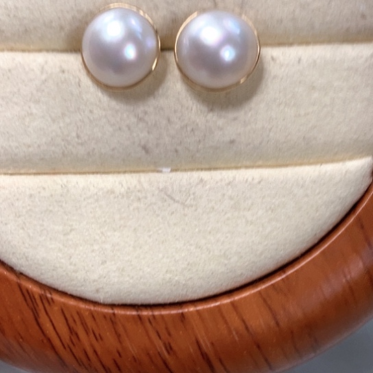 拼合珍珠（马贝珠）耳钉18K金镶嵌