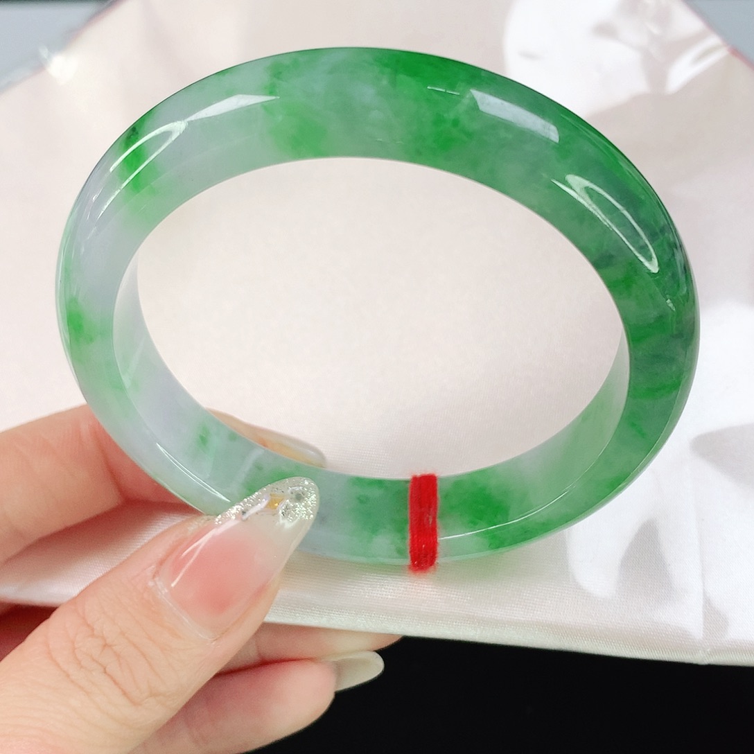 翡翠手镯未镶嵌1212翡翠