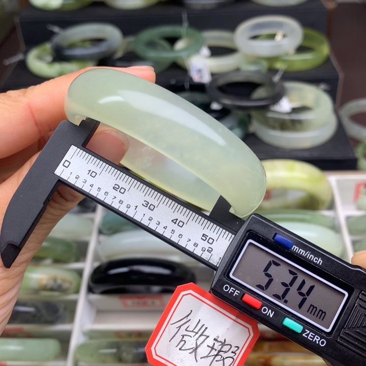 蛇纹石玉未镶嵌手镯496