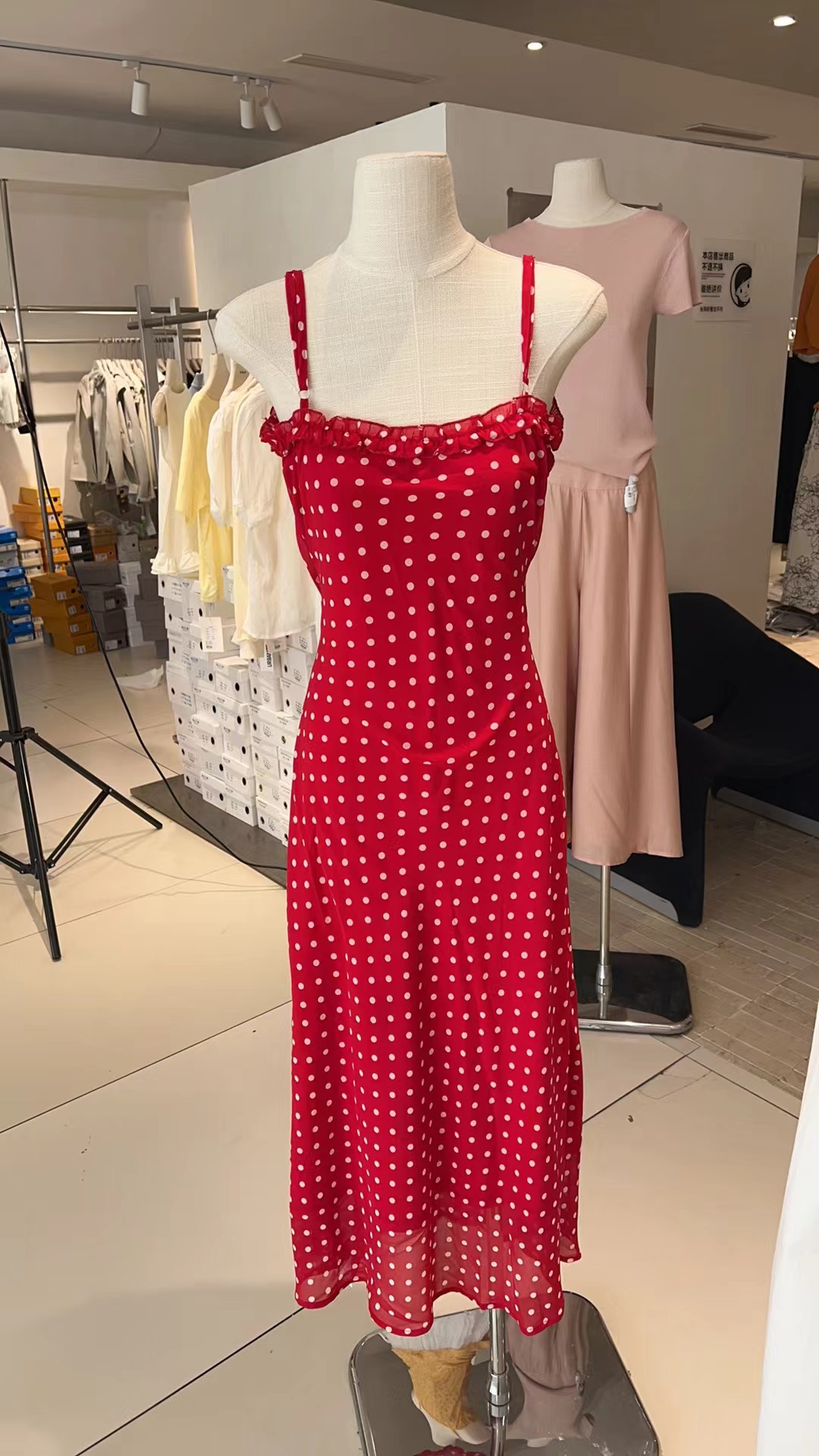 【许大静LUCK】吊带法式轻熟风印花波点连衣裙时尚吊带裙长裙