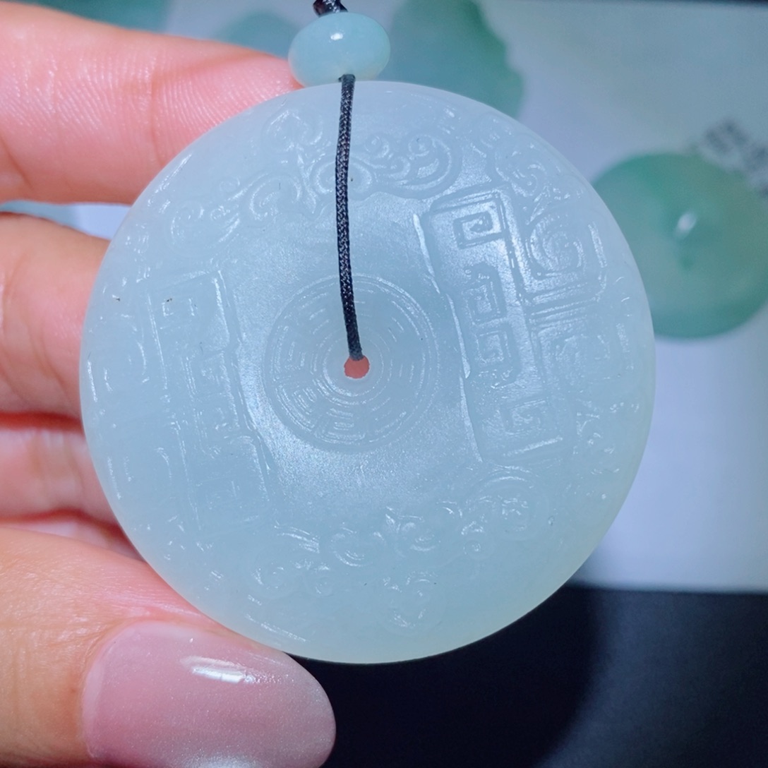 定制翡翠未镶嵌吊坠