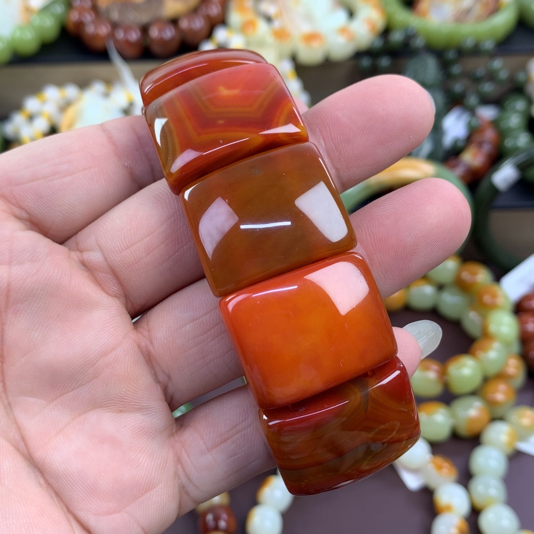 透闪石质玉未镶嵌手链