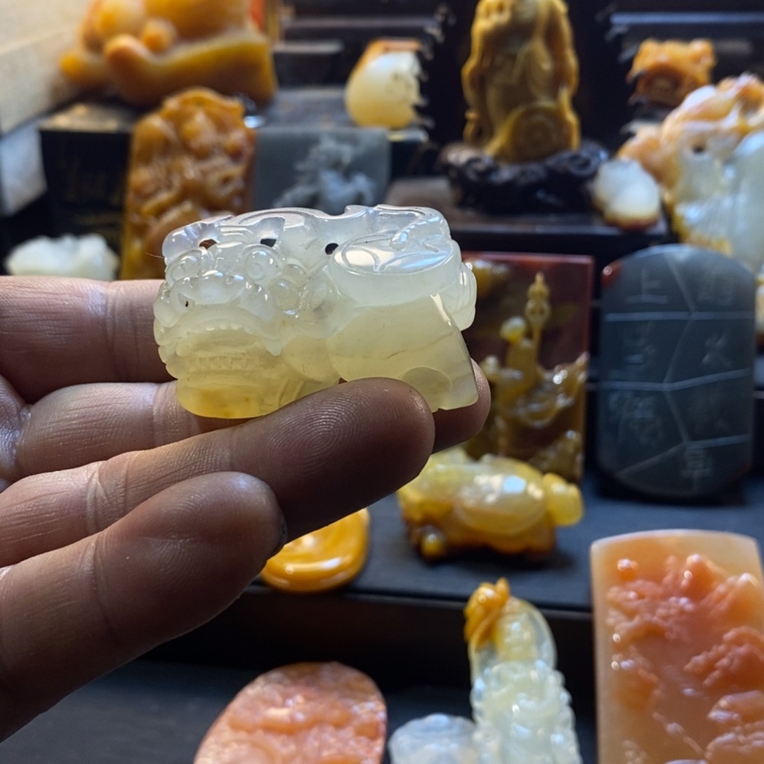 石英质玉（黄龙玉）挂件未镶嵌