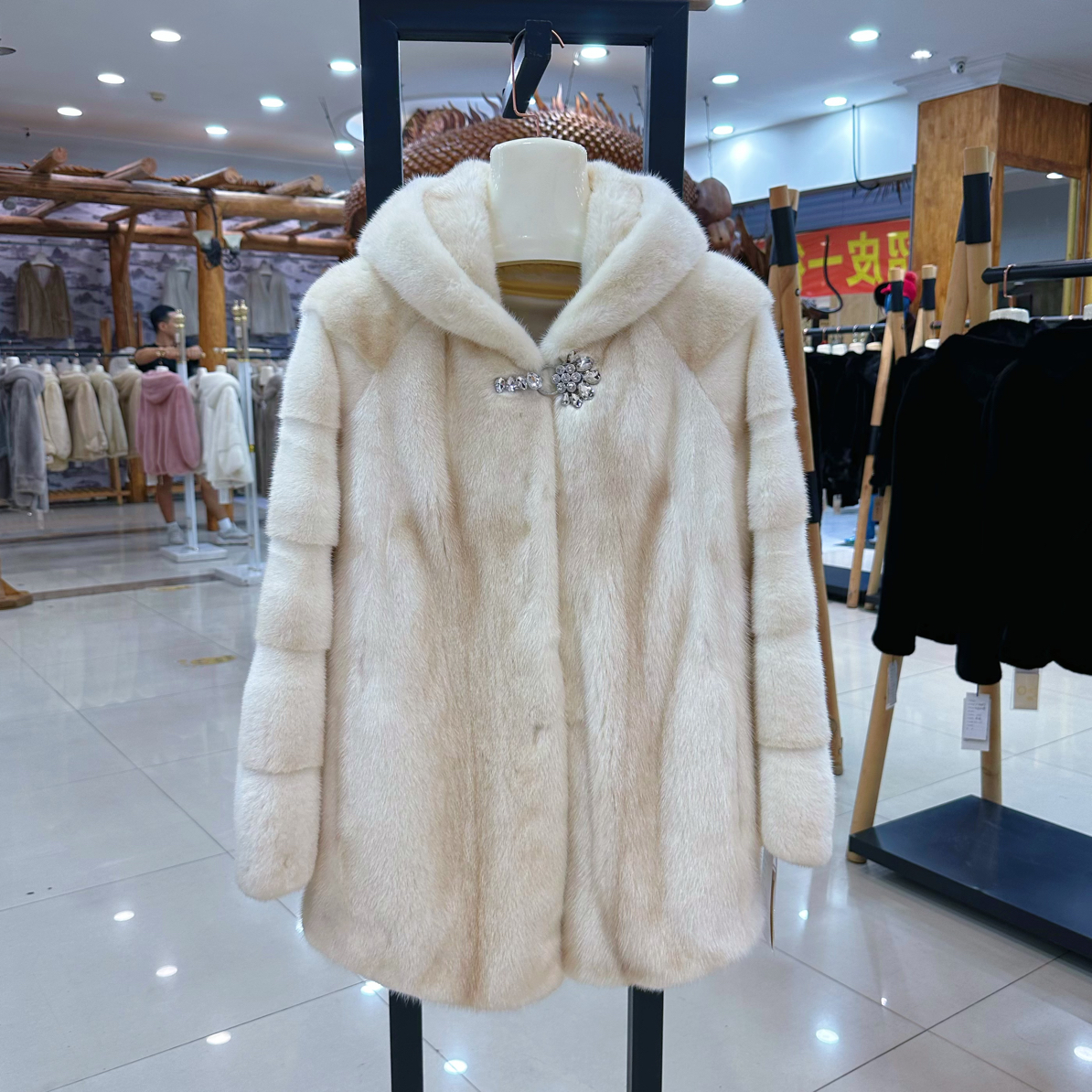 米黄十字连帽休闲韩版九分袖水貂皮草女士皮草