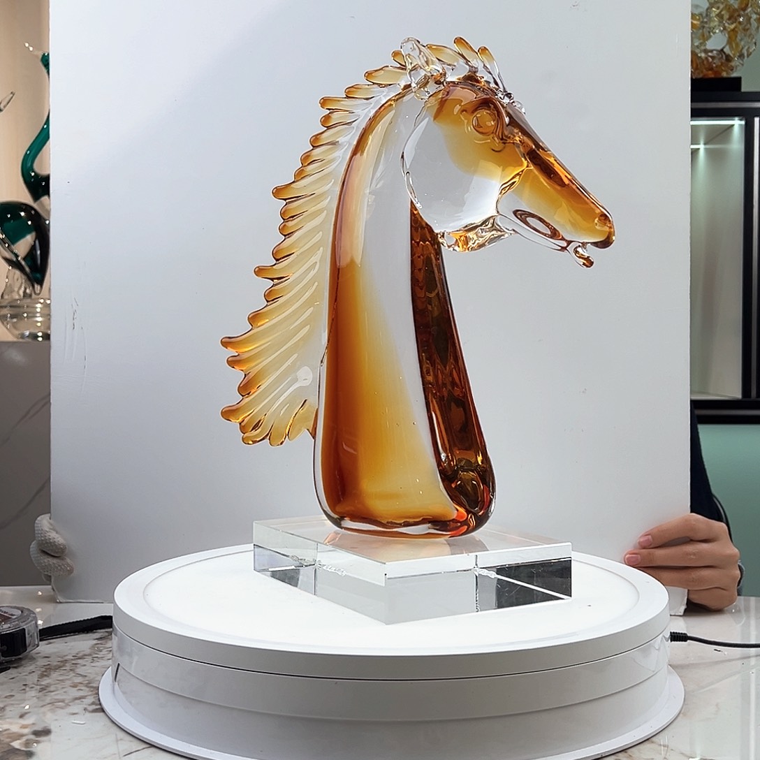 茶盏琉璃水晶马首