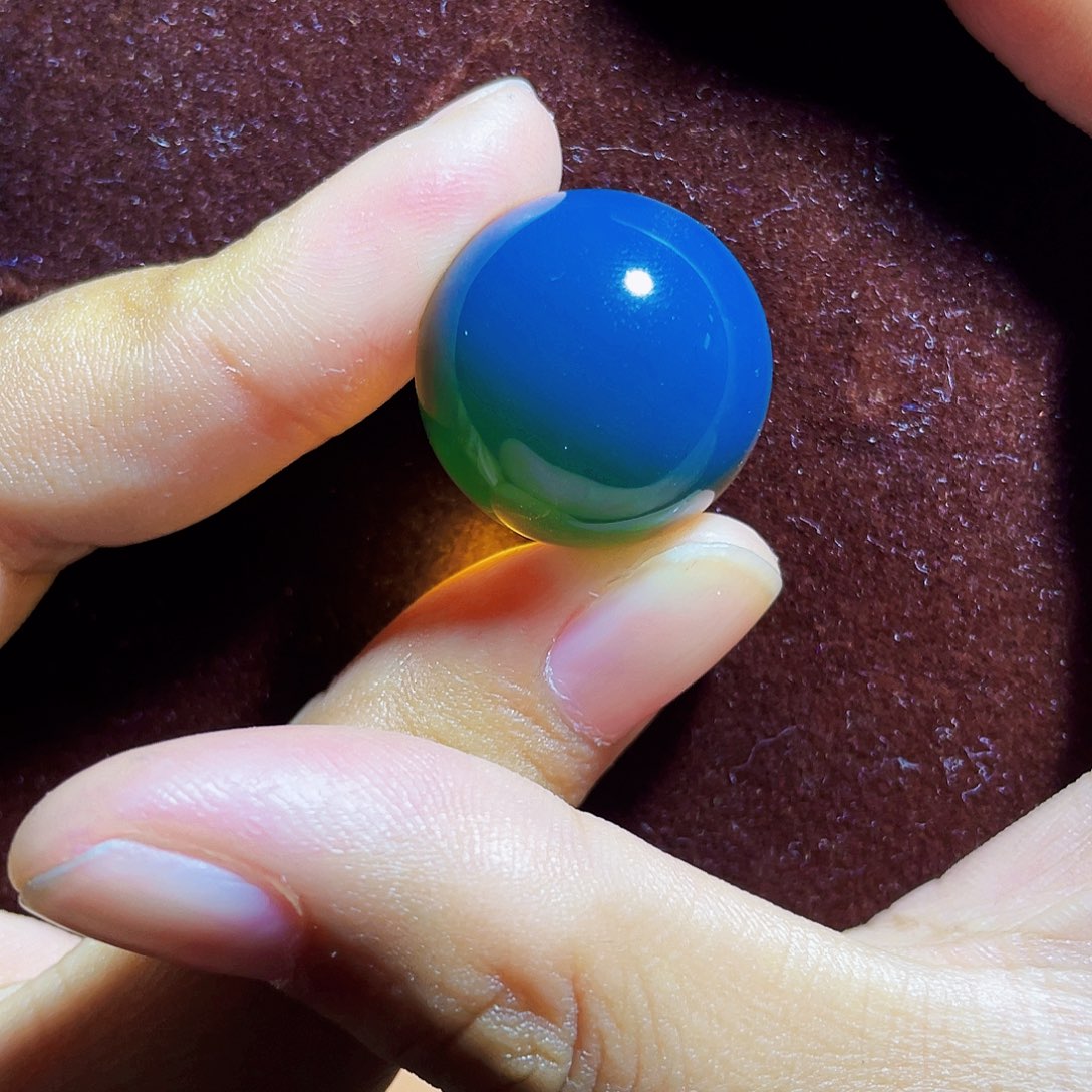 蓝珀裸石未镶嵌?****?21.7强荧光墨西哥珠子
