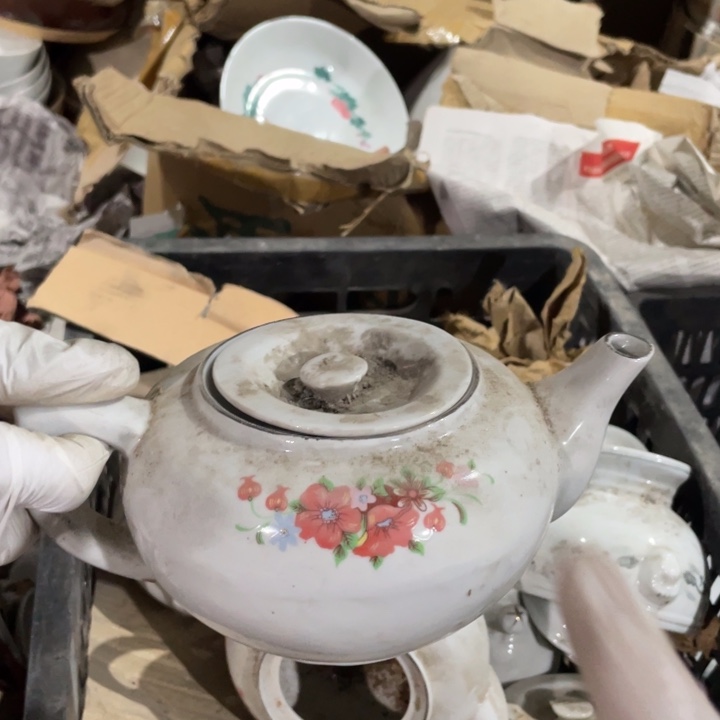 摆件陶瓷盘子碗砂锅都有