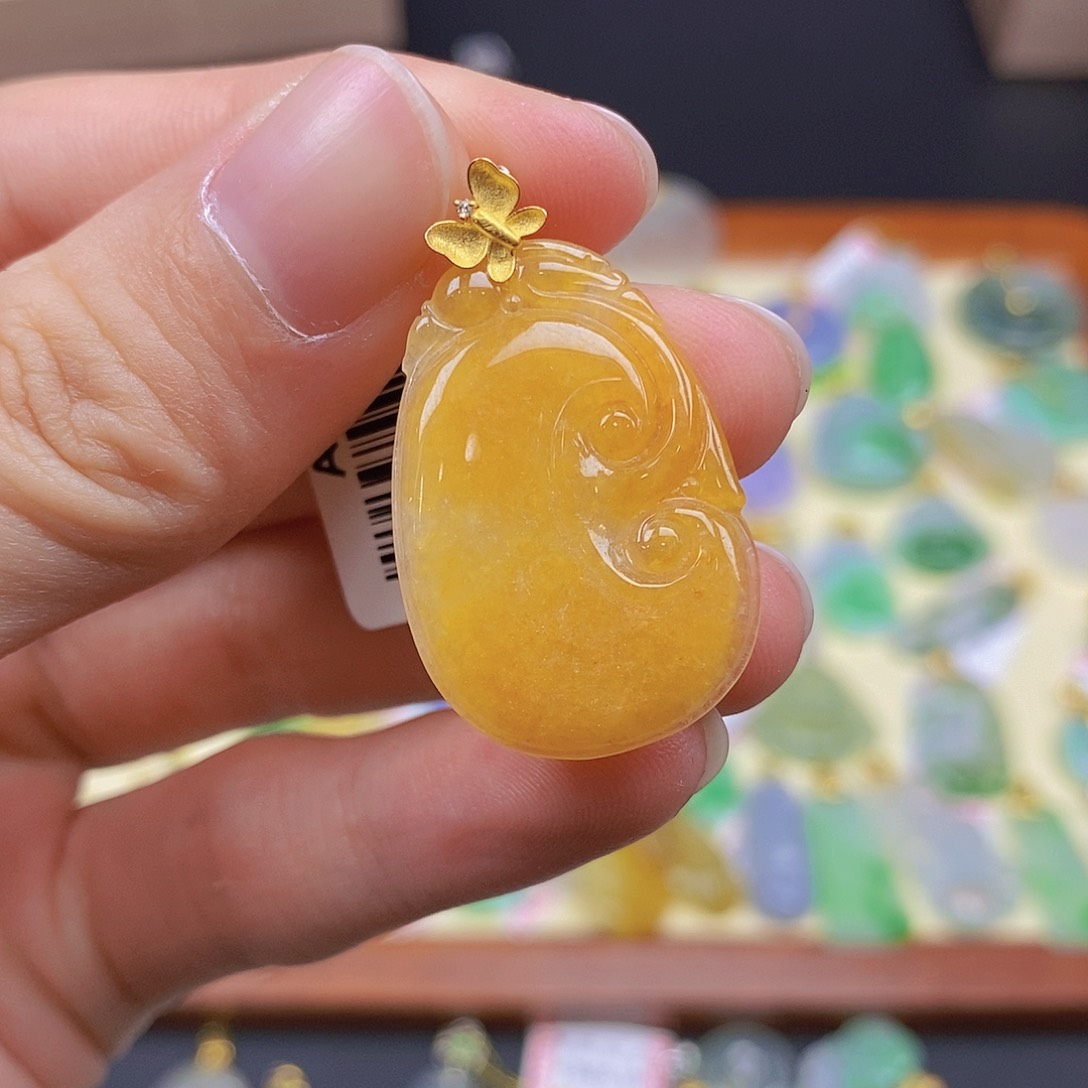 翡翠颈饰18K金镶嵌翡翠