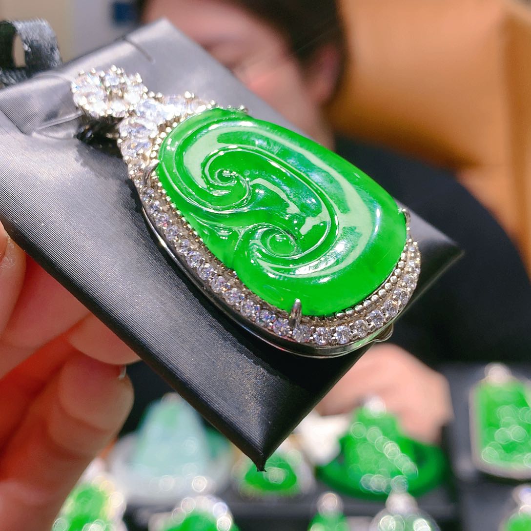 翡翠颈饰银S925镶嵌8甄选