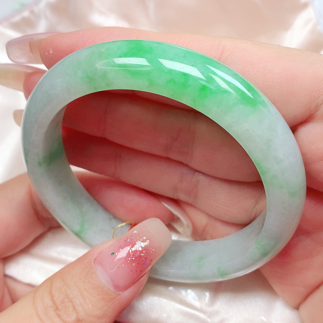 翡翠手镯未镶嵌抖音928