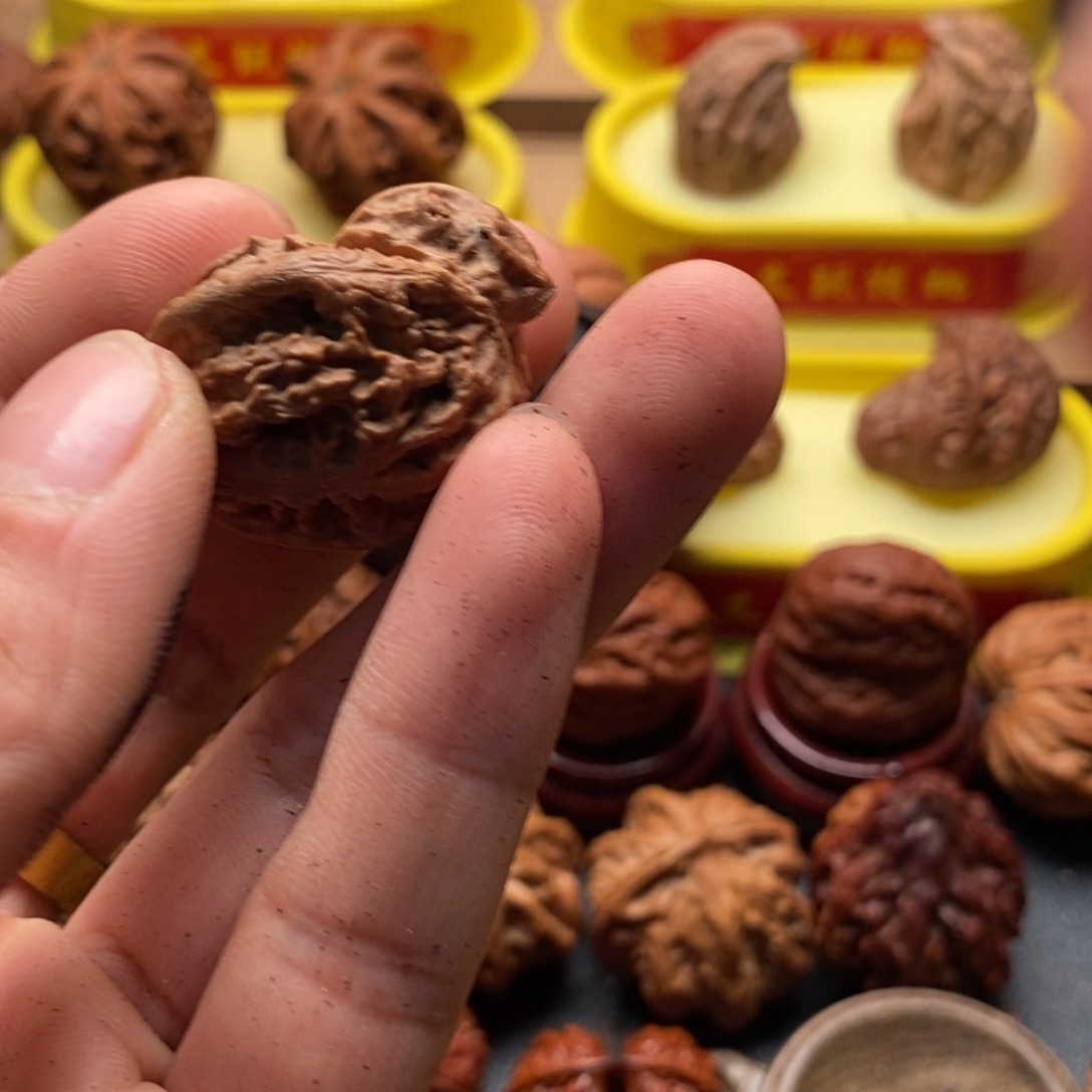 吊坠文玩核桃有个眼14