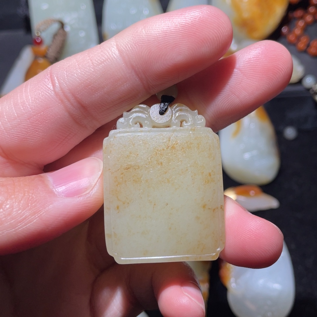 三***科和田玉未镶嵌挂件