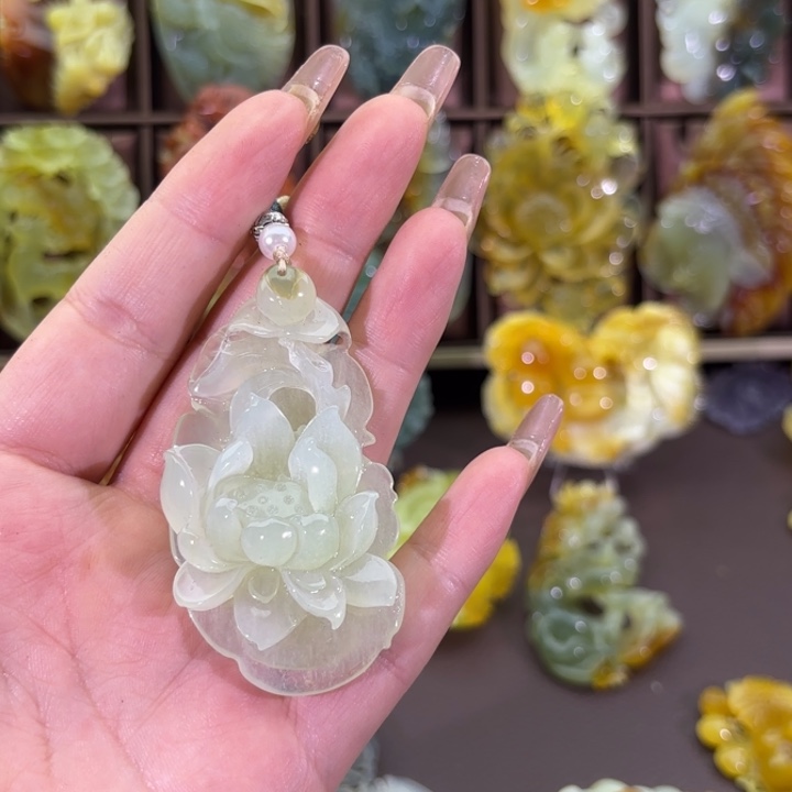 未镶嵌蛇纹石玉颈饰