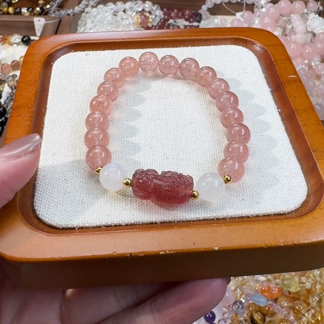 水晶手串未镶嵌草莓晶